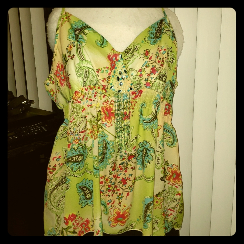 Sleeveless plus size blouse